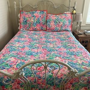 Lilly Pulitzer quilt comforter set
